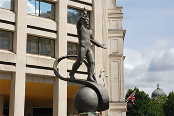 В центре Лондона поставили Гагарина